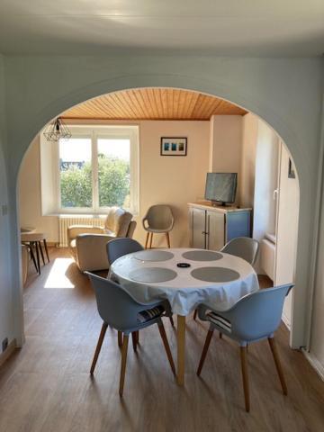 Roscanvel: Duplex Dans Maison Vue Merアパートメント エクステリア 写真